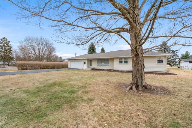 917 Sunset Avenue, Earlville, IL 60518