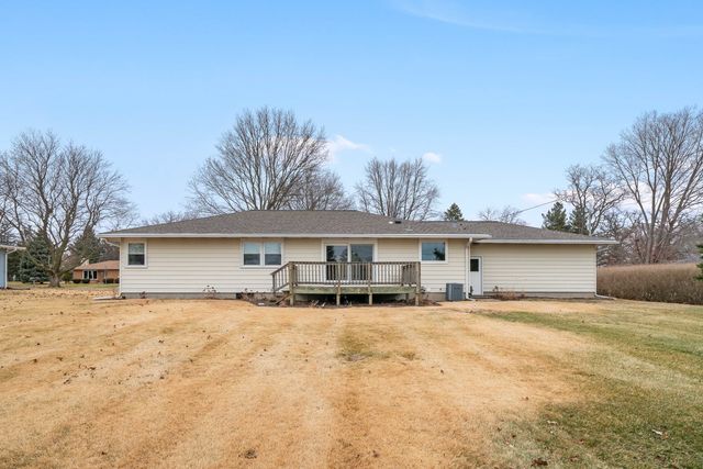 917 Sunset Avenue, Earlville, IL 60518