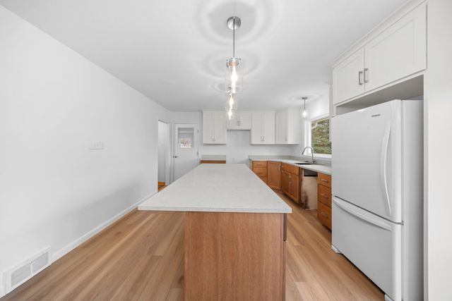 917 Sunset Avenue, Earlville, IL 60518