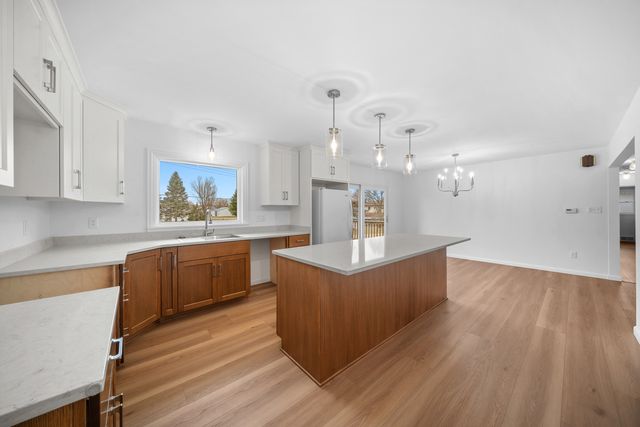 917 Sunset Avenue, Earlville, IL 60518