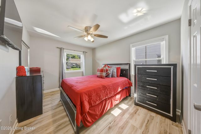 1794 Wilart Dr, Louisville, KY 40210