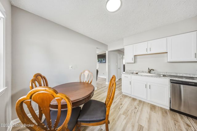 1794 Wilart Dr, Louisville, KY 40210