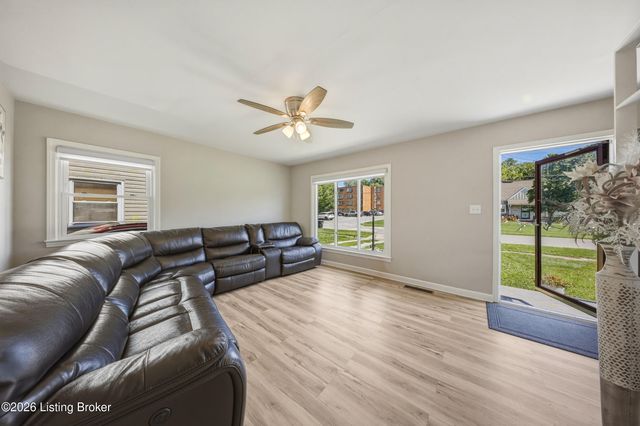 1794 Wilart Dr, Louisville, KY 40210