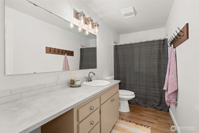 708 NE Eaton Court, Castle Rock, WA 98611