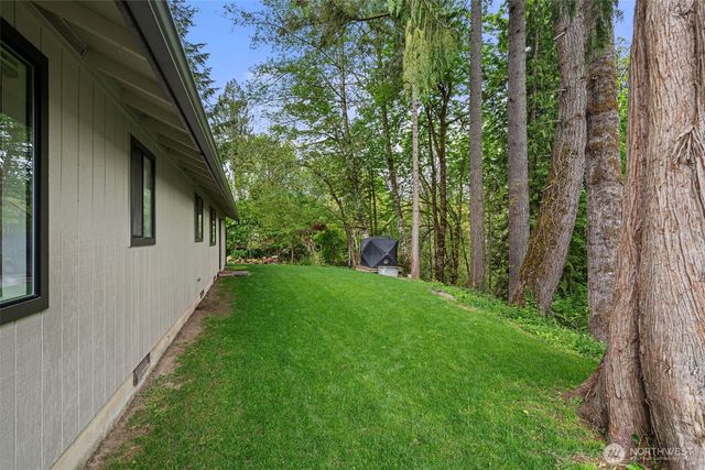 708 NE Eaton Court, Castle Rock, WA 98611