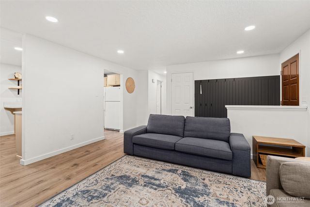 708 NE Eaton Court, Castle Rock, WA 98611