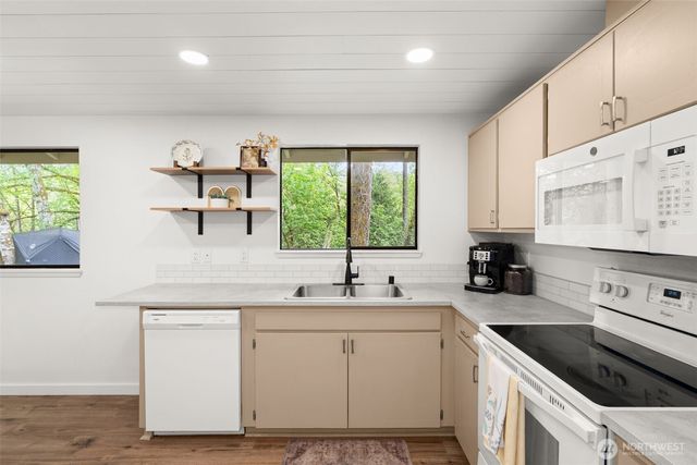 708 NE Eaton Court, Castle Rock, WA 98611