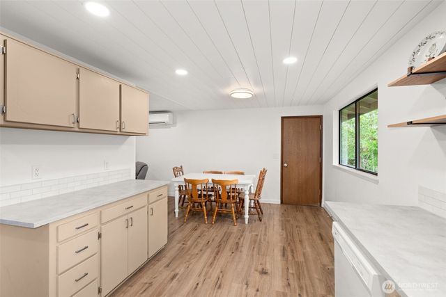 708 NE Eaton Court, Castle Rock, WA 98611