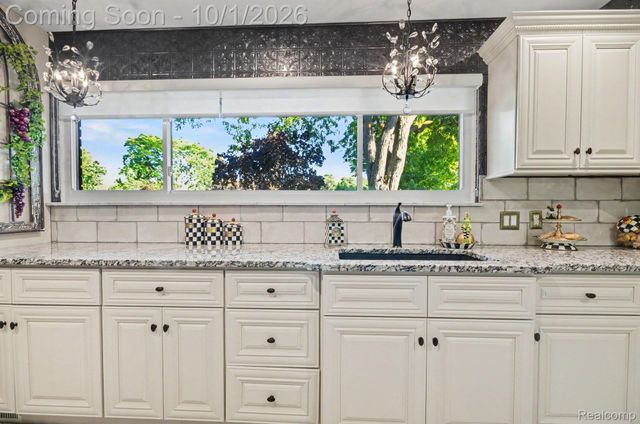 436 Barclay Road, Grosse Pointe Farms, MI 48236