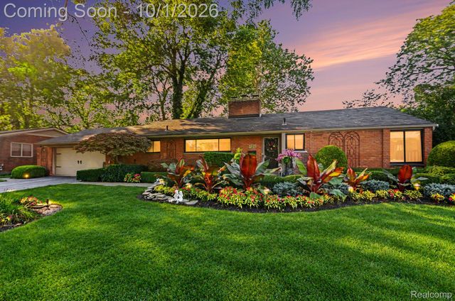 436 Barclay Road, Grosse Pointe Farms, MI 48236