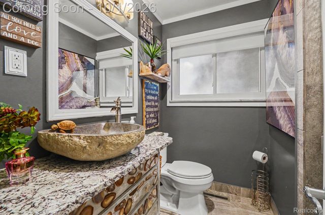 436 Barclay Road, Grosse Pointe Farms, MI 48236