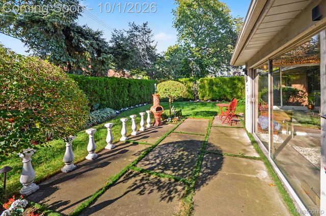 436 Barclay Road, Grosse Pointe Farms, MI 48236