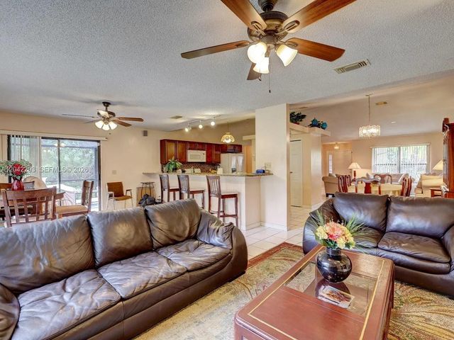 1925 SE Floresta Dr, Port St. Lucie, FL 34983