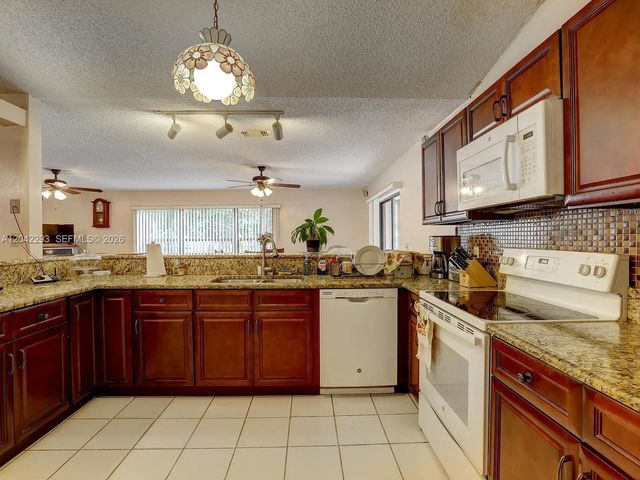 1925 SE Floresta Dr, Port St. Lucie, FL 34983