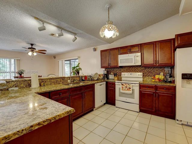 1925 SE Floresta Dr, Port St. Lucie, FL 34983