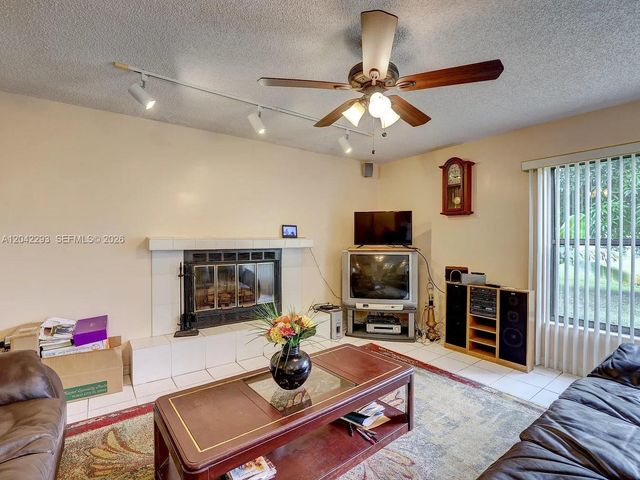 1925 SE Floresta Dr, Port St. Lucie, FL 34983