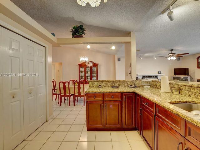 1925 SE Floresta Dr, Port St. Lucie, FL 34983