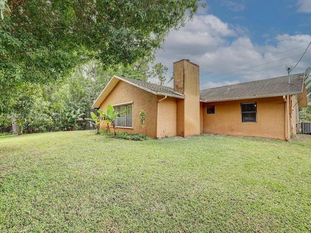 1925 SE Floresta Dr, Port St. Lucie, FL 34983