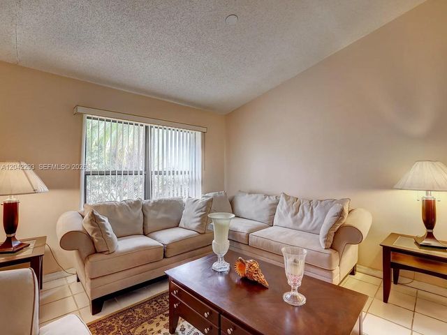 1925 SE Floresta Dr, Port St. Lucie, FL 34983