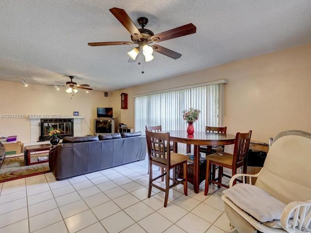 1925 SE Floresta Dr, Port St. Lucie, FL 34983