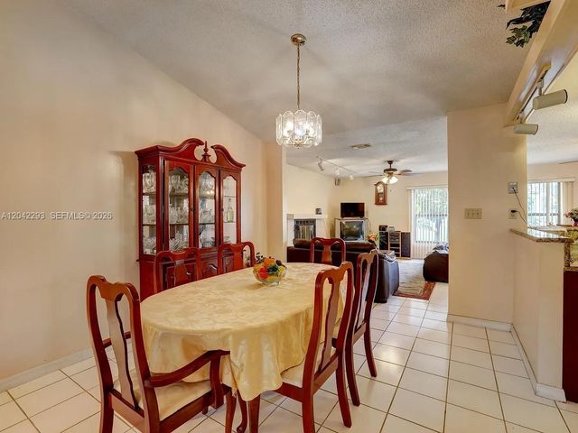 1925 SE Floresta Dr, Port St. Lucie, FL 34983