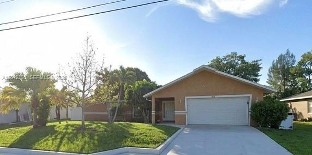 1925 SE Floresta Dr, Port St. Lucie, FL 34983
