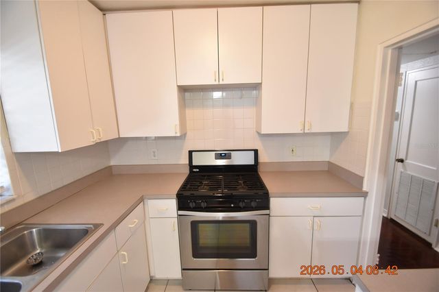 2801 SANDERS DRIVE, Tampa, FL 33611
