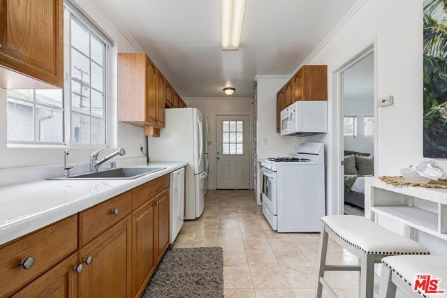 8409 Gonzaga Avenue, Los Angeles, CA 90045