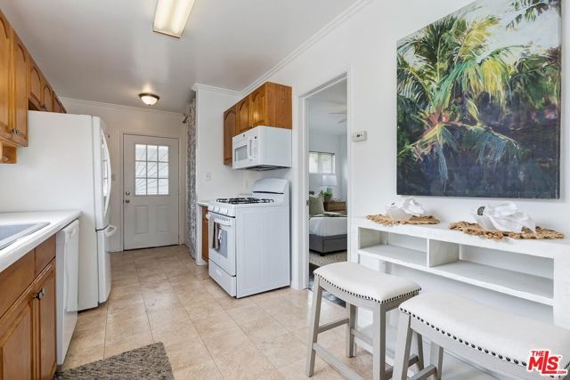 8409 Gonzaga Avenue, Los Angeles, CA 90045