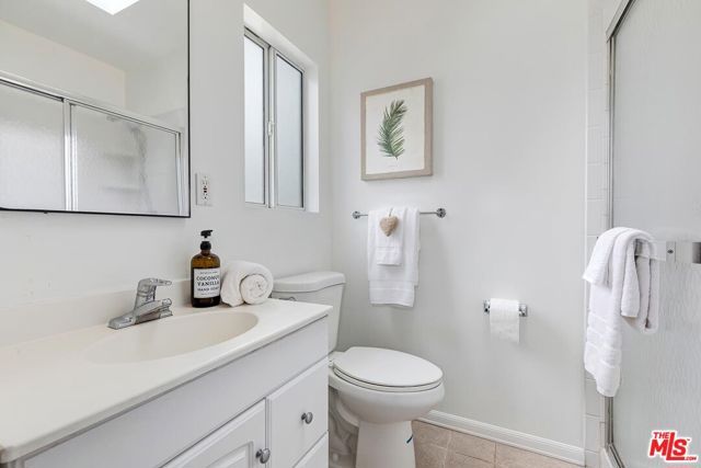 8409 Gonzaga Avenue, Los Angeles, CA 90045