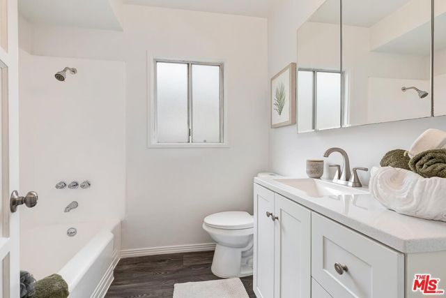 8409 Gonzaga Avenue, Los Angeles, CA 90045