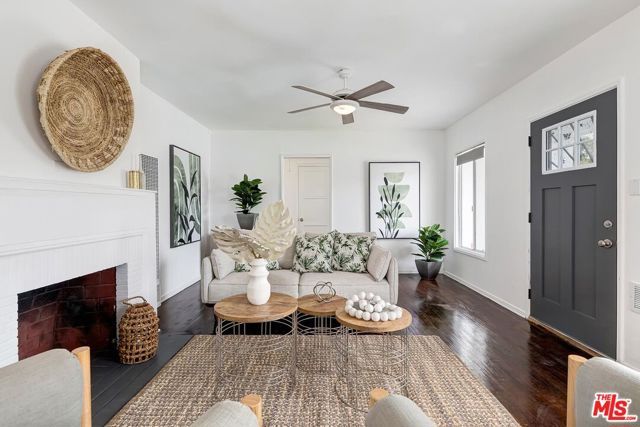 8409 Gonzaga Avenue, Los Angeles, CA 90045