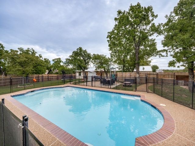 1168 US Highway 380 W, Jacksboro, TX 76458
