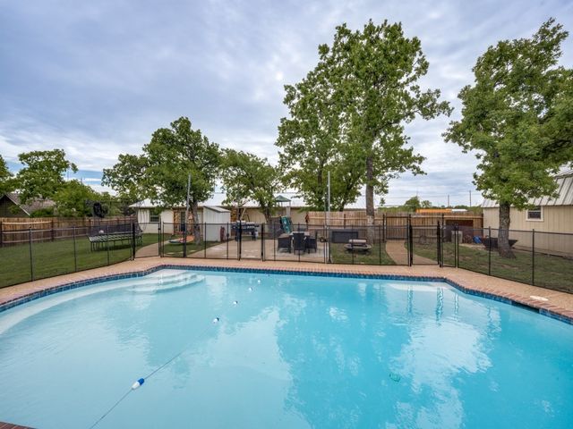 1168 US Highway 380 W, Jacksboro, TX 76458