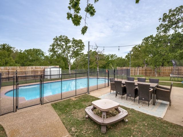 1168 US Highway 380 W, Jacksboro, TX 76458