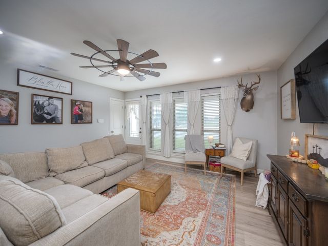 1168 US Highway 380 W, Jacksboro, TX 76458