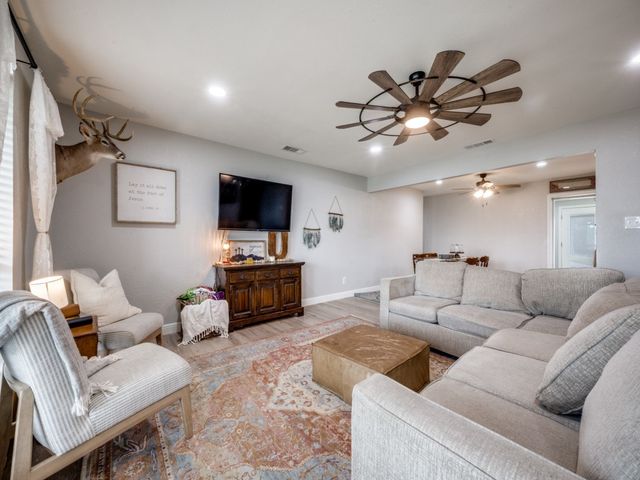 1168 US Highway 380 W, Jacksboro, TX 76458