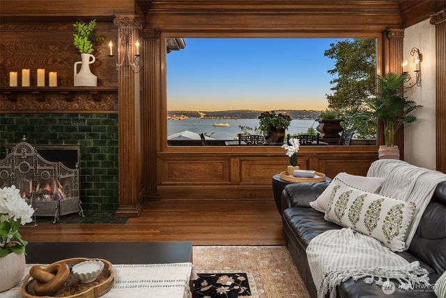 421 W Highland Drive, Seattle, WA 98119
