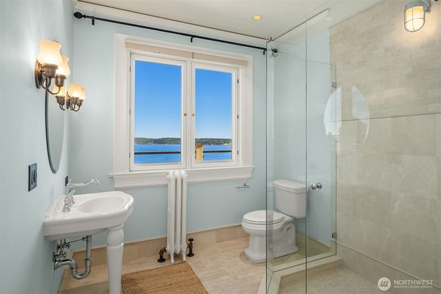 421 W Highland Drive, Seattle, WA 98119