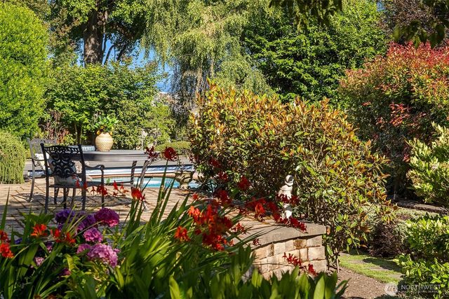421 W Highland Drive, Seattle, WA 98119
