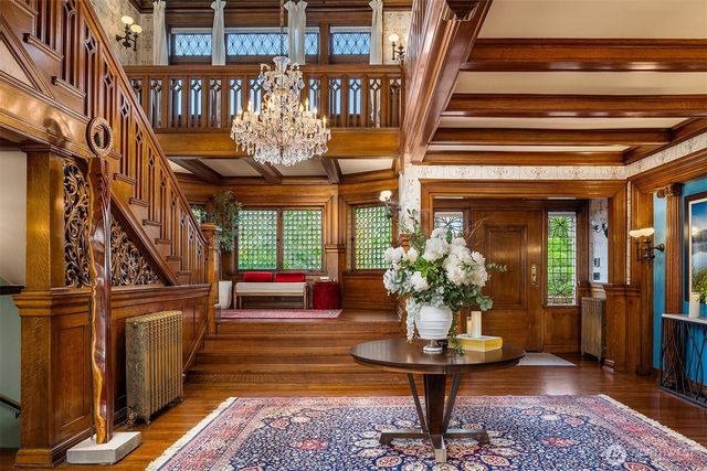 421 W Highland Drive, Seattle, WA 98119