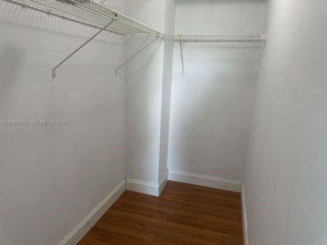 8185 NW 7th St 319, Miami, FL 33126