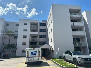 8185 NW 7th St 319, Miami, FL 33126