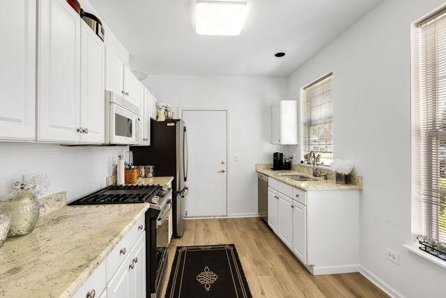 2071 Waverly Lane, Algonquin, IL 60102