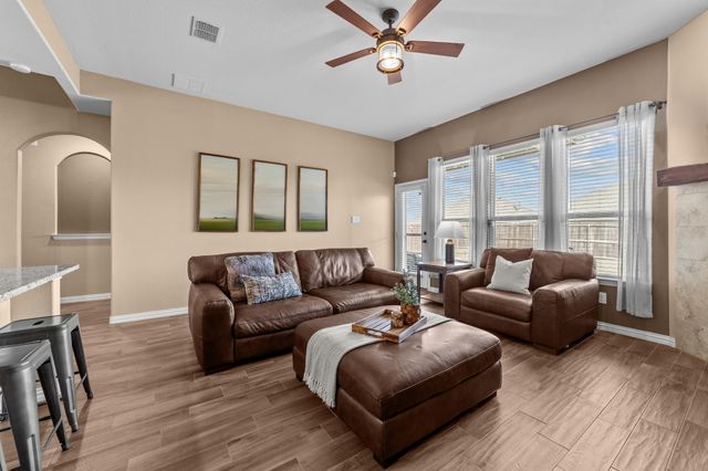 910 Blackhawk Drive, Princeton, TX 75407