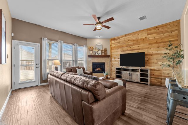 910 Blackhawk Drive, Princeton, TX 75407