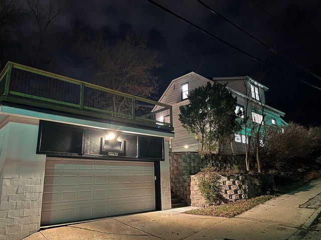 2597 S Austin STREET, Milwaukee, WI 53207