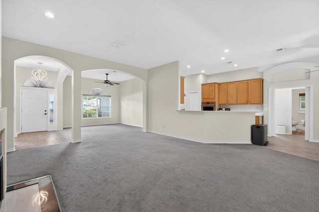 257 Johns Glen Dr, St Johns, FL 32259