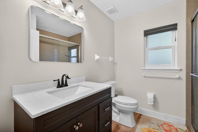 257 Johns Glen Dr, St Johns, FL 32259