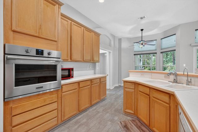 257 Johns Glen Dr, St Johns, FL 32259